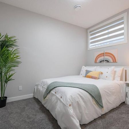 Your Perfect 2Br Stay In Se YYC Buitenkant foto