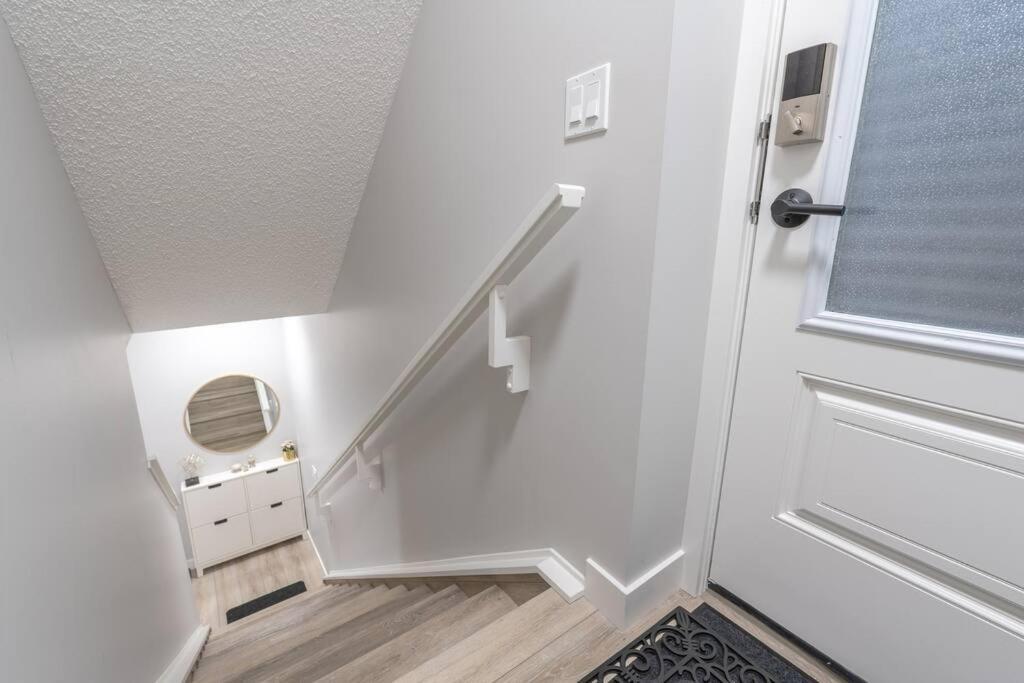 Your Perfect 2Br Stay In Se YYC Buitenkant foto